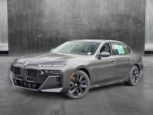 2025 BMW 740 i