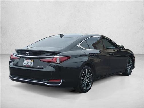 2023 Lexus ES 300h 