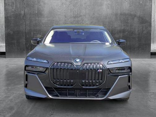 2024 BMW i7 M70