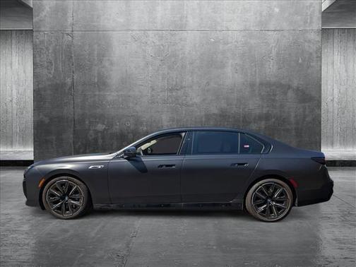 2024 BMW i7 M70