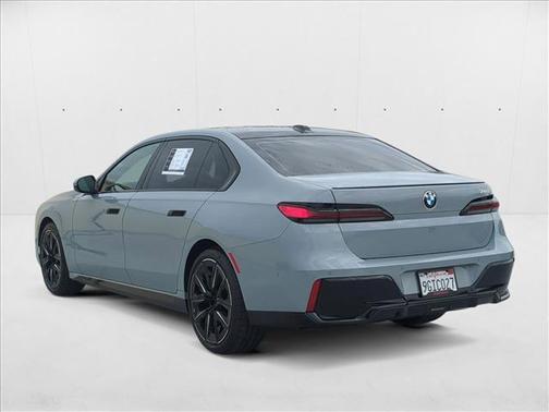 2023 BMW 740 i
