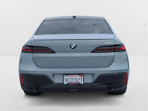 2023 BMW 740 i