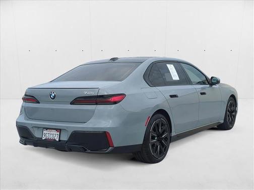 2023 BMW 740 i