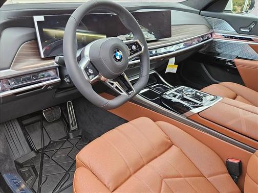 2025 BMW 760 760i xDrive