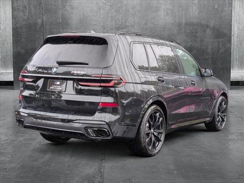 2025 BMW X7 M60i