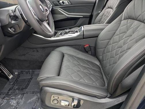 Tanzanite Blue II Metallic 2026 BMW X5 M60i