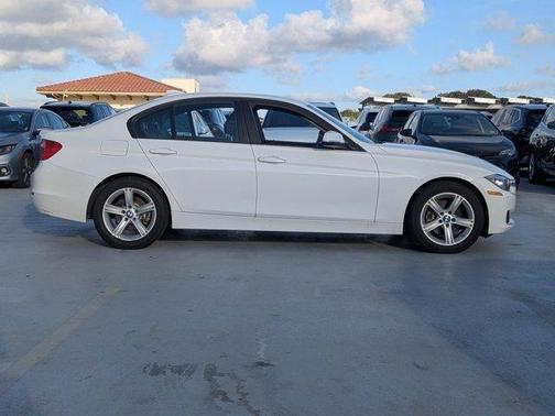 Mineral White Metallic 2015 BMW 320 i