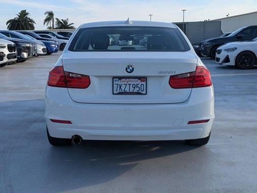 Mineral White Metallic 2015 BMW 320 i