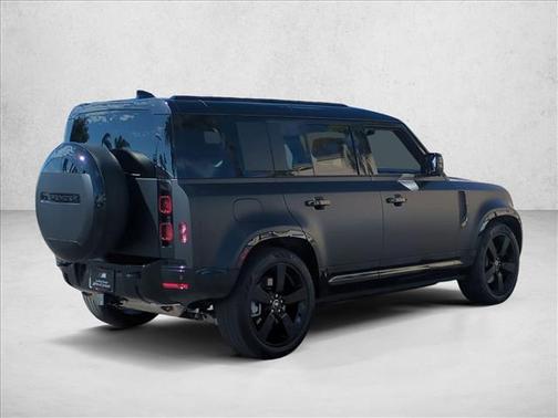 2025 Land Rover Defender P400 X-Dynamic SE