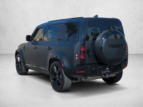 2025 Land Rover Defender P400 X-Dynamic SE