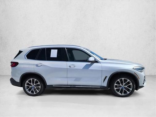 Mineral White Metallic 2019 BMW X5 xDrive40i