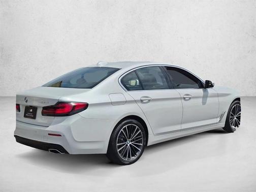 Mineral White Metallic 2023 BMW 540 i