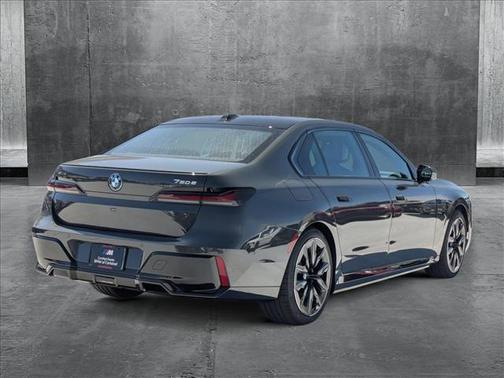 2025 BMW 750e xDrive