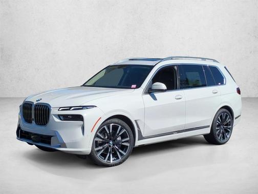 Alpine White 2026 BMW X7 xDrive40i