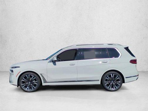 Alpine White 2026 BMW X7 xDrive40i