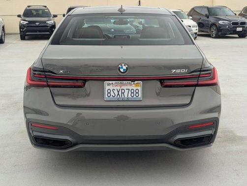 2021 BMW 750 i xDrive