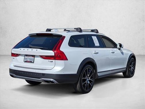 2017 Volvo V90 Cross Country T6