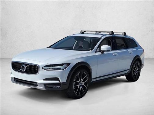 2017 Volvo V90 Cross Country T6