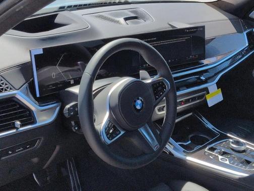 Black Sapphire Metallic 2026 BMW X7 xDrive40i