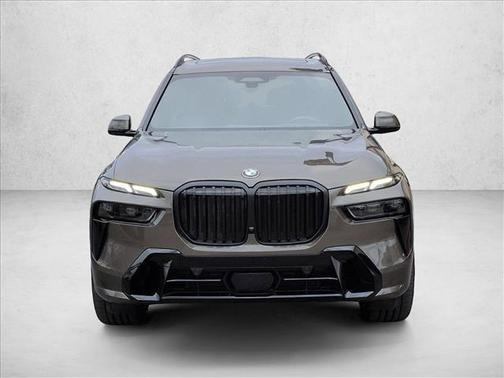 Manhattan Green Metallic 2026 BMW X7 xDrive40i