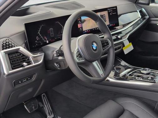 Gray Metallic 2026 BMW X7 xDrive40i