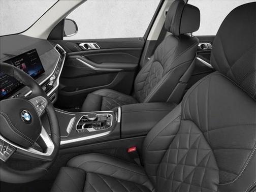 Gray Metallic 2026 BMW X7 xDrive40i