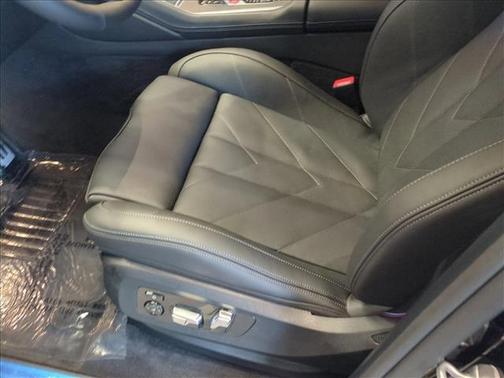 Black Sapphire Metallic 2026 BMW XM LABEL