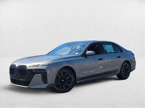 2025 BMW 740 i