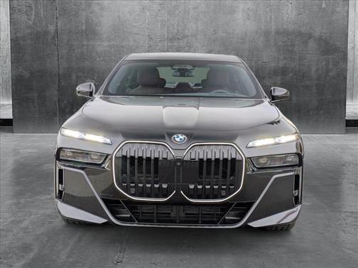 2025 BMW 760 760i xDrive
