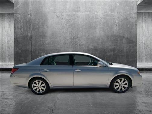 2005 Toyota Avalon XLS