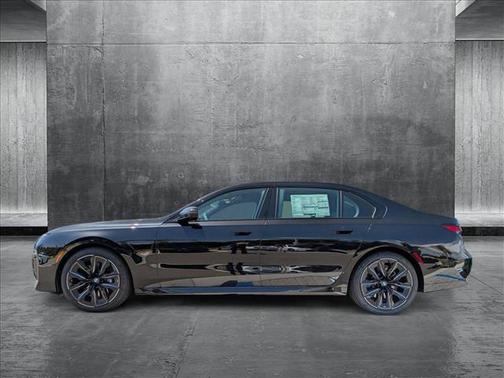2025 BMW 740 i