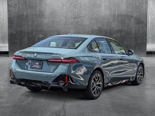 2025 BMW i5 eDrive40