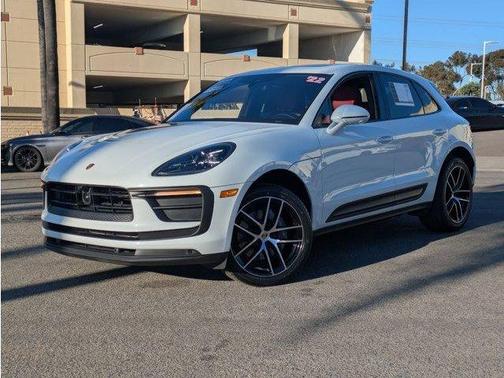 2022 Porsche Macan Base