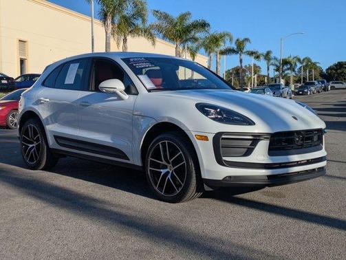 2022 Porsche Macan Base