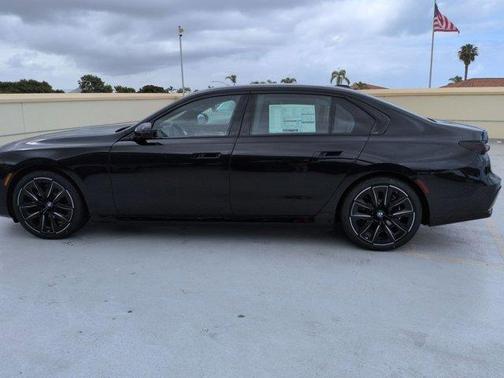 Black Sapphire Metallic 2026 BMW i7 XDrive60