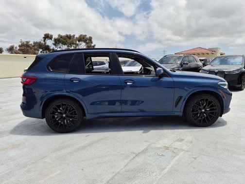 Phytonic Blue Metallic 2021 BMW X5 sDrive40i