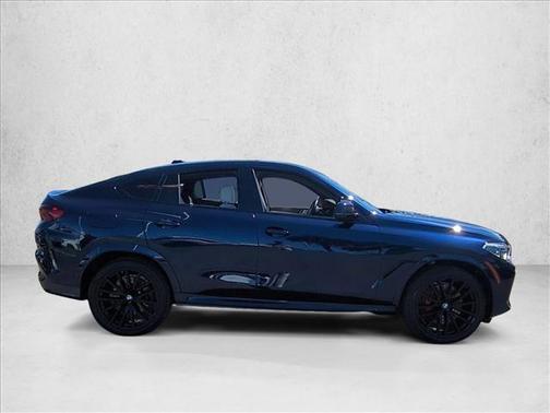 2022 BMW X6 M50i