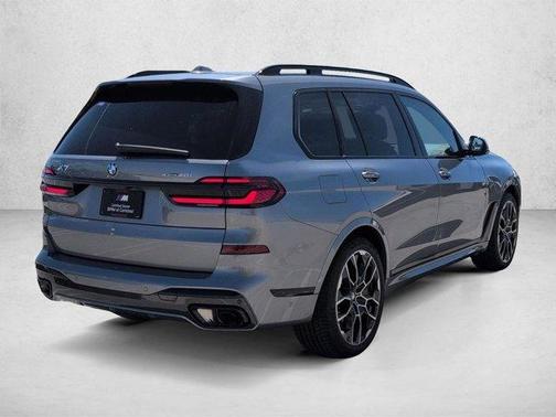 Gray Metallic 2026 BMW X7 xDrive40i