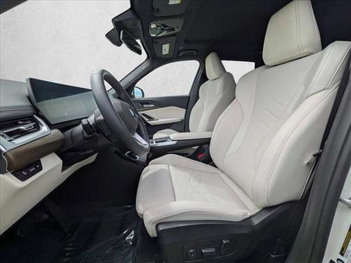 Mineral White Metallic 2026 BMW X1 xDrive28i