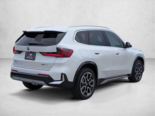 Mineral White Metallic 2026 BMW X1 xDrive28i