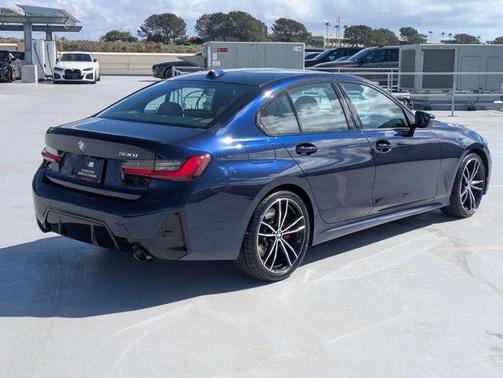 2023 BMW 330 i