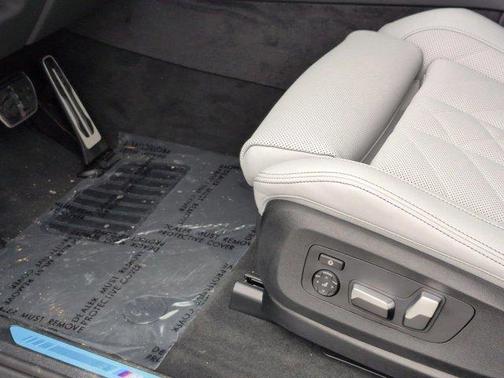 Tanzanite Blue II Metallic 2026 BMW X5 PHEV xDrive50e