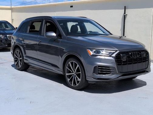 Samurai Gray Metallic 2021 Audi Q7 55 Premium Plus