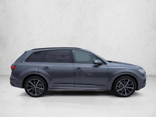 Samurai Gray Metallic 2021 Audi Q7 55 Premium Plus