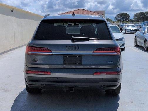 Samurai Gray Metallic 2021 Audi Q7 55 Premium Plus