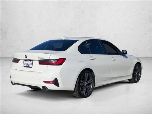 2022 BMW 330 i