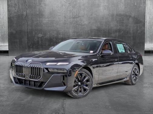 2025 BMW 740 i