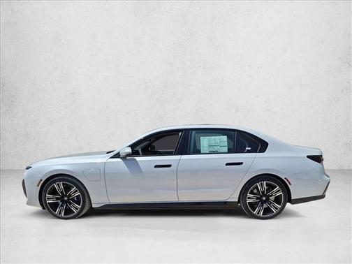 Mineral White Metallic 2026 BMW 750e xDrive