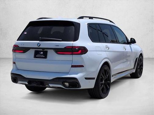 Alpine White 2027 BMW X7 xDrive40i