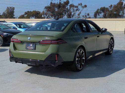 2025 BMW i5 M60